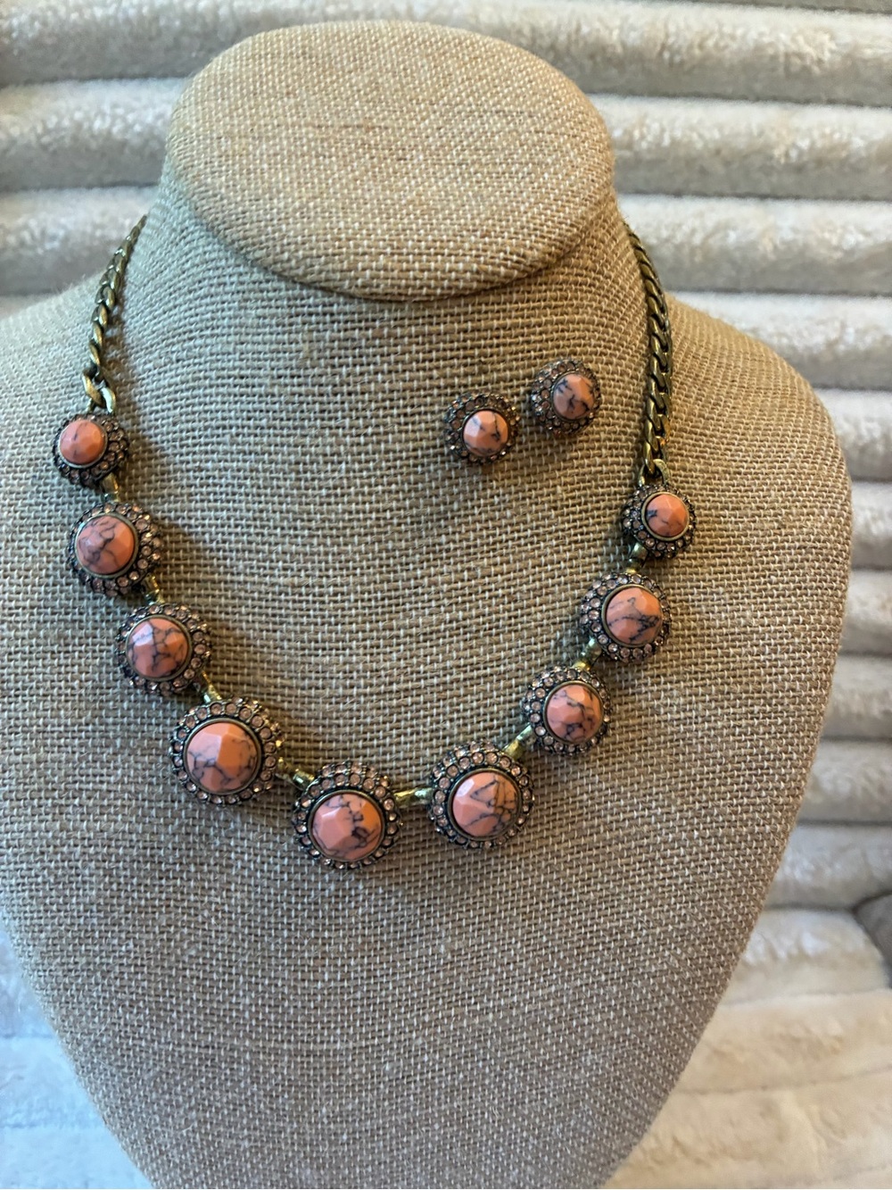 ✨ Chloe + Isabel Retro Pavé Collar Necklace & Matching Earrings Set ✨